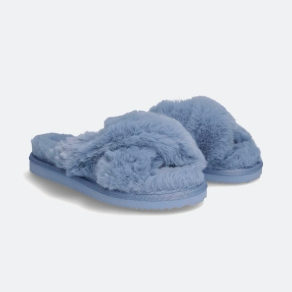 Michael Kors Layla Blue Fuzzy Slippers NIB - Picture 1 of 11